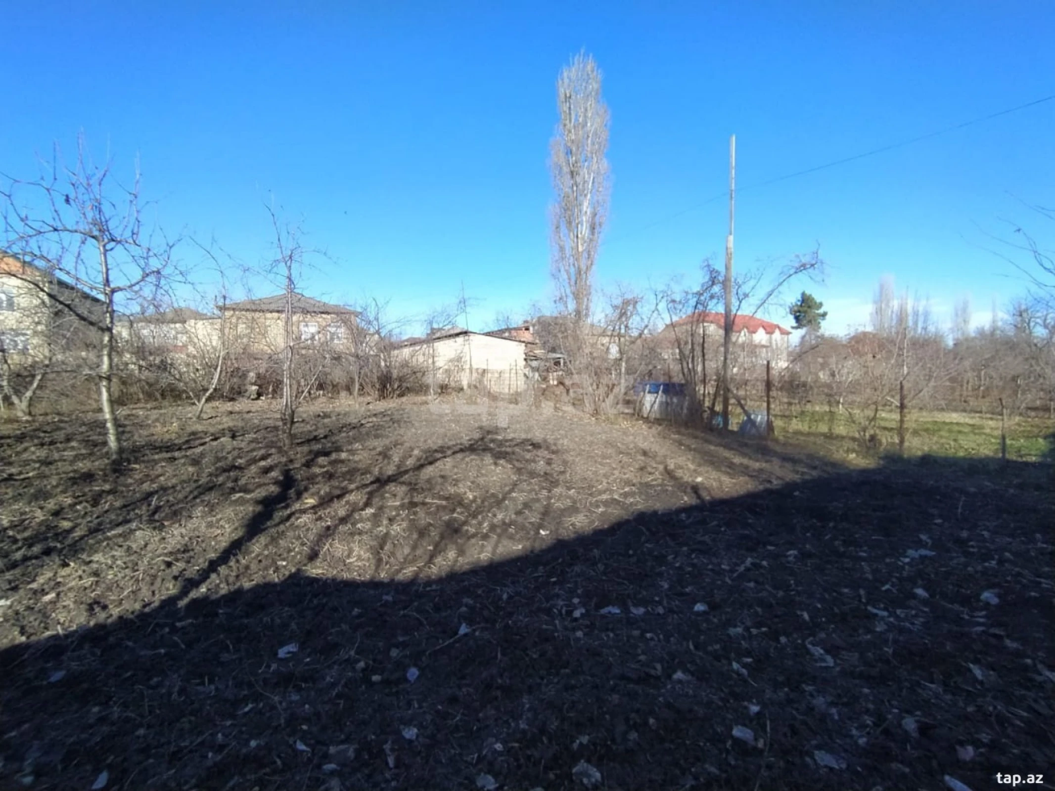 Satılır 5 otaqlı həyət evi