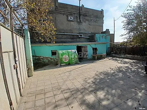 Satılır 6 otaqlı həyət evi
