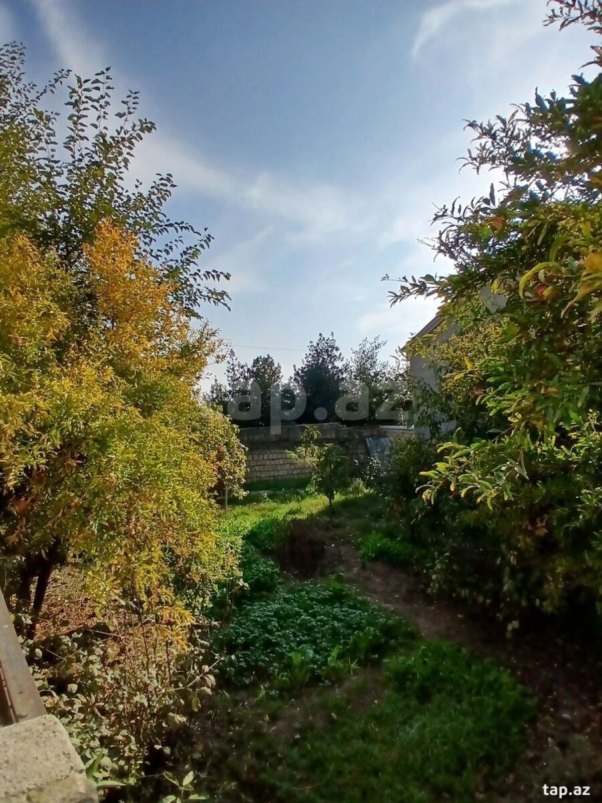 Satılır 6 otaqlı həyət evi