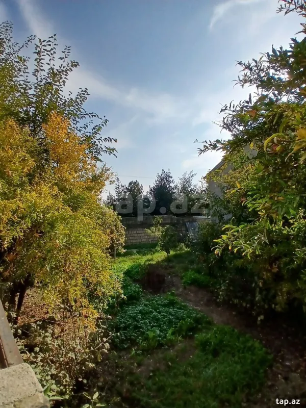 Satılır 6 otaqlı həyət evi