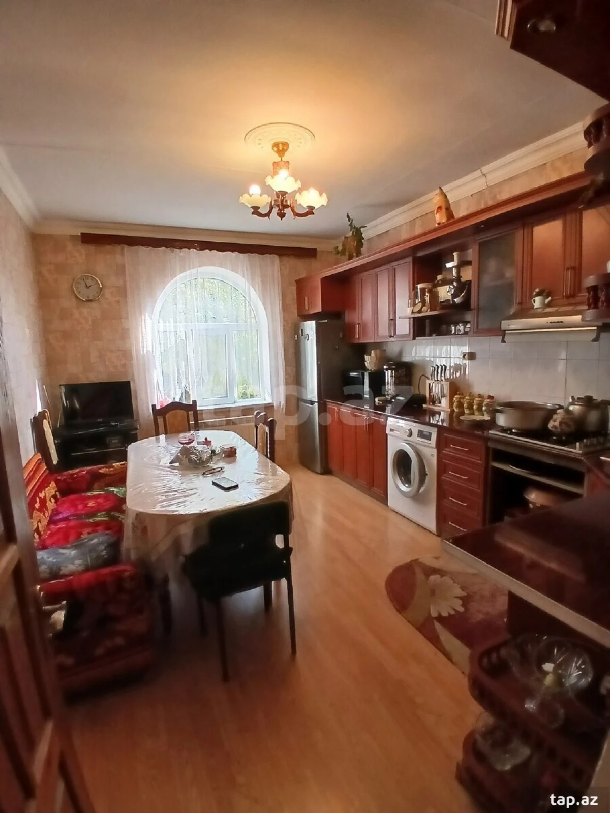 Satılır 6 otaqlı həyət evi