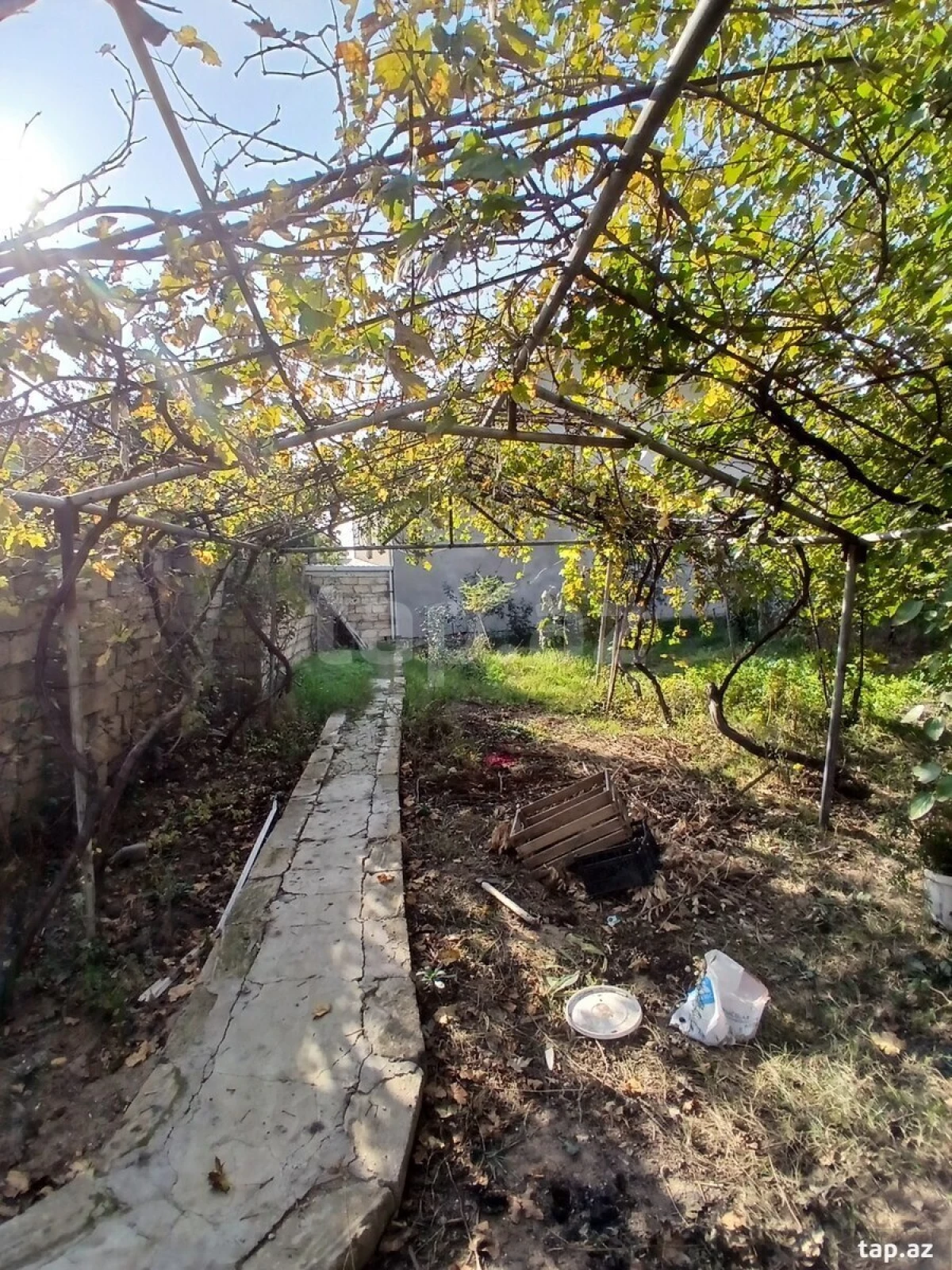 Satılır 6 otaqlı həyət evi