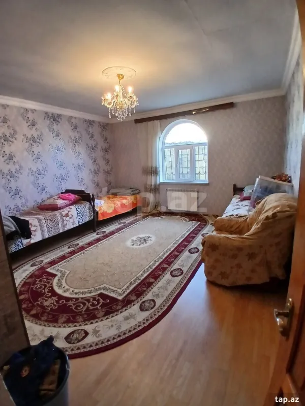 Satılır 6 otaqlı həyət evi