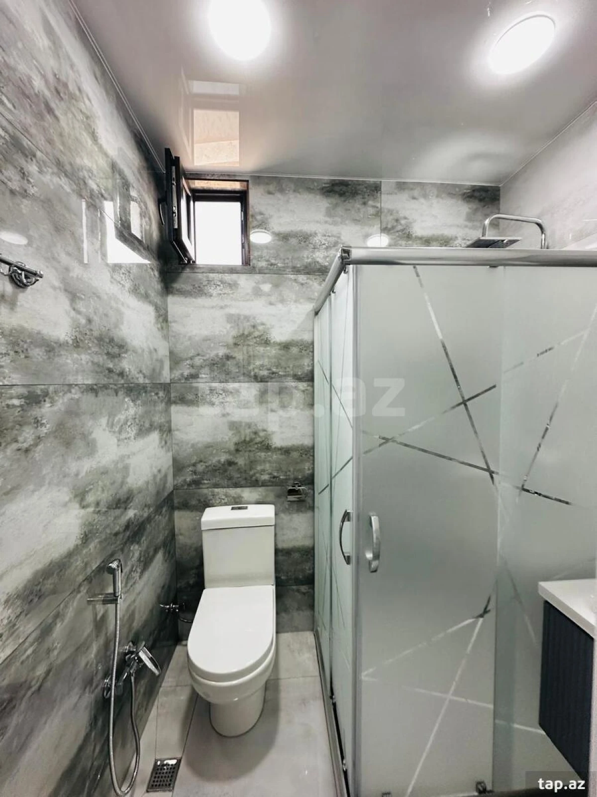 Satılır 4 otaqlı həyət evi