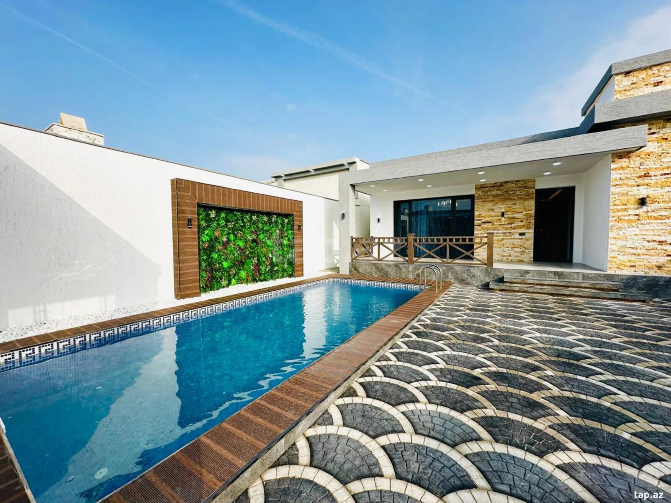 Satılır 4 otaqlı həyət evi