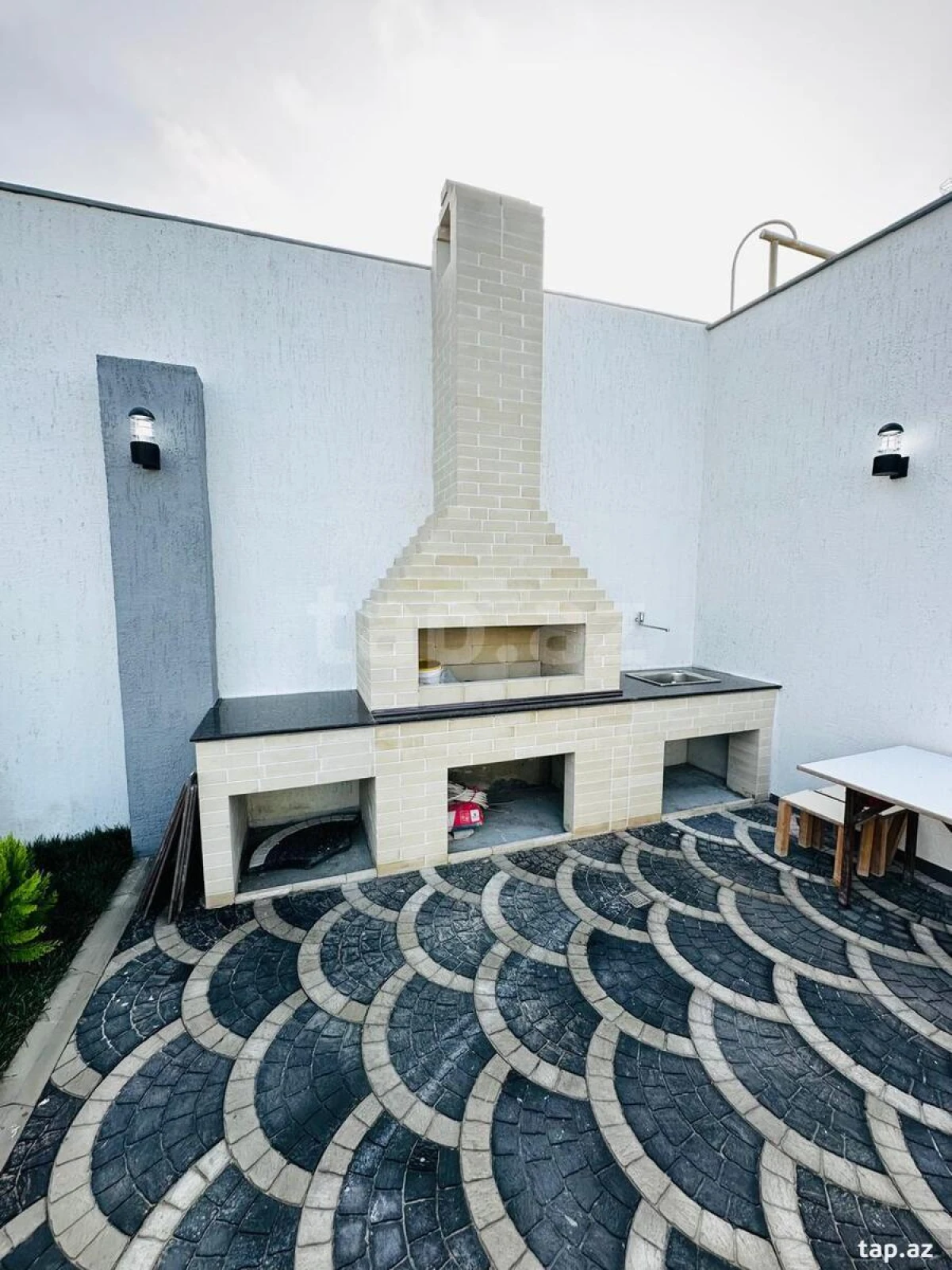 Satılır 4 otaqlı həyət evi