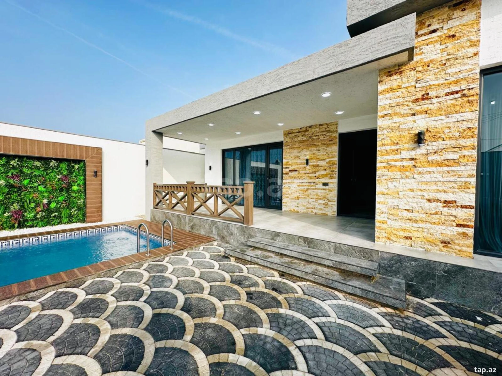 Satılır 4 otaqlı həyət evi