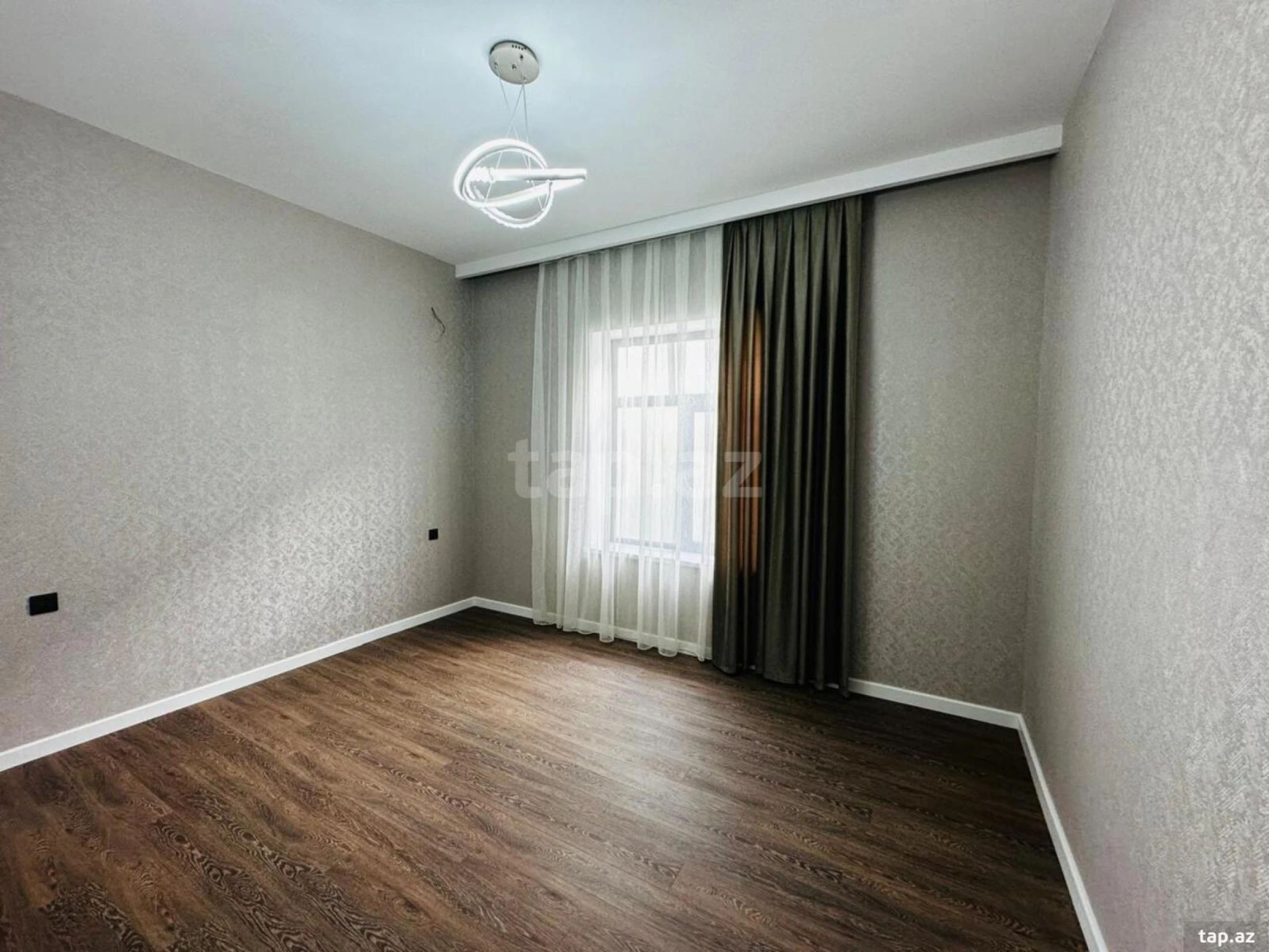 Satılır 4 otaqlı həyət evi