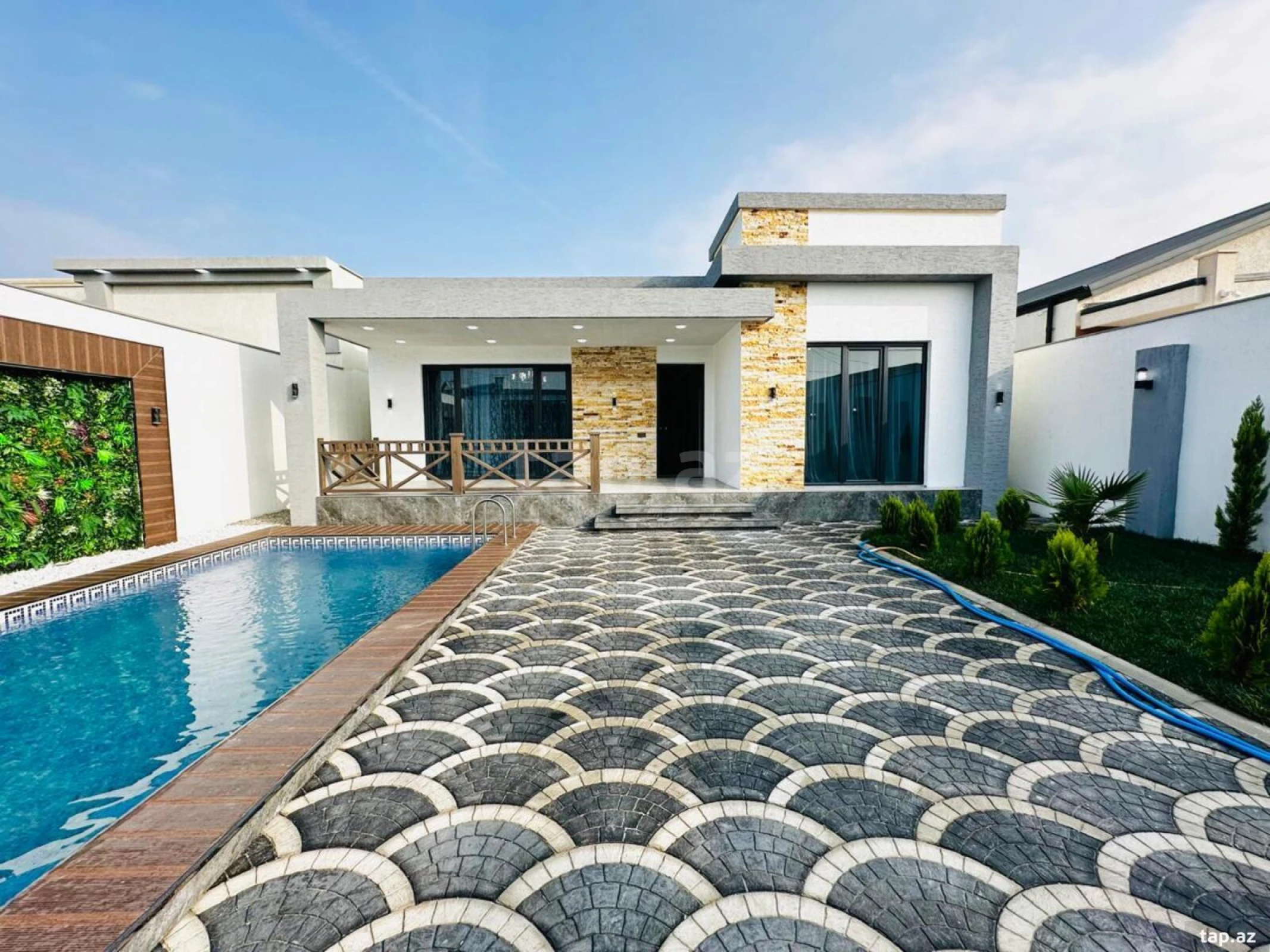 Satılır 4 otaqlı həyət evi