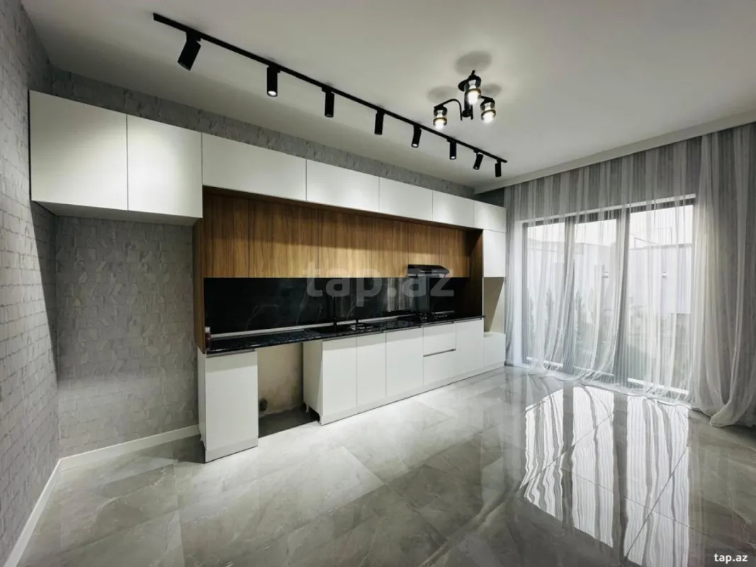 Satılır 4 otaqlı həyət evi