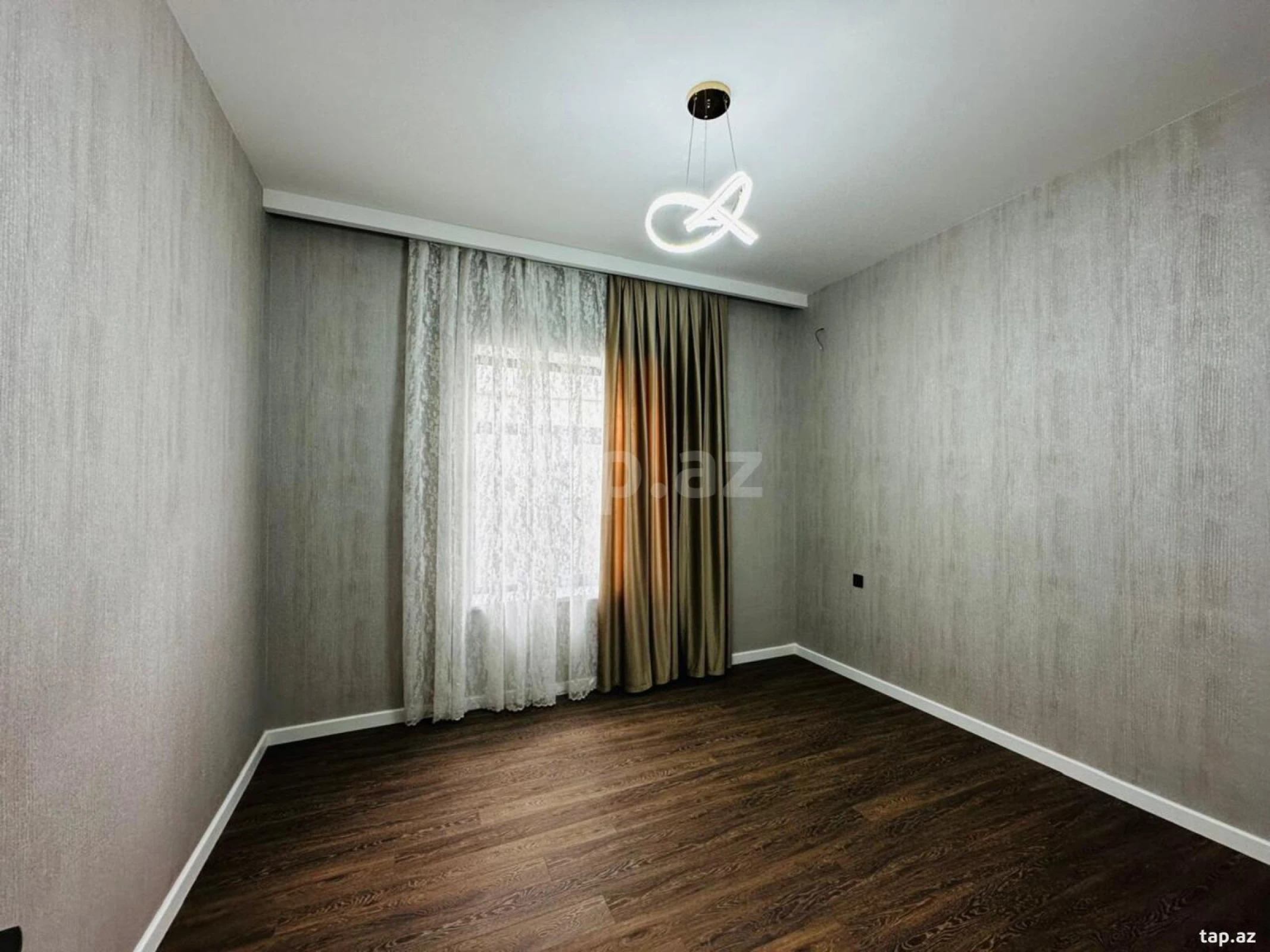 Satılır 4 otaqlı həyət evi