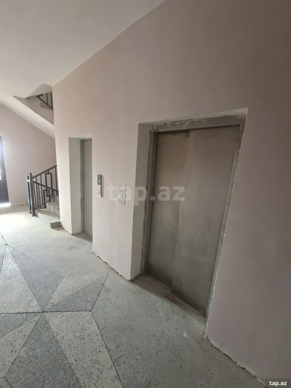 Satılır 3 otaqlı yeni tikili 75 m²