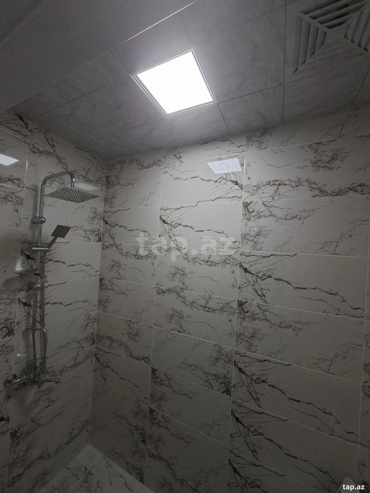 Satılır 3 otaqlı yeni tikili 75 m²