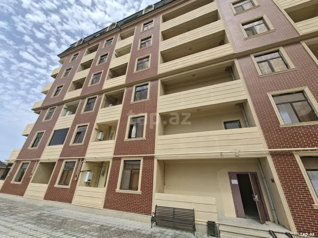Satılır 3 otaqlı yeni tikili 75 m²