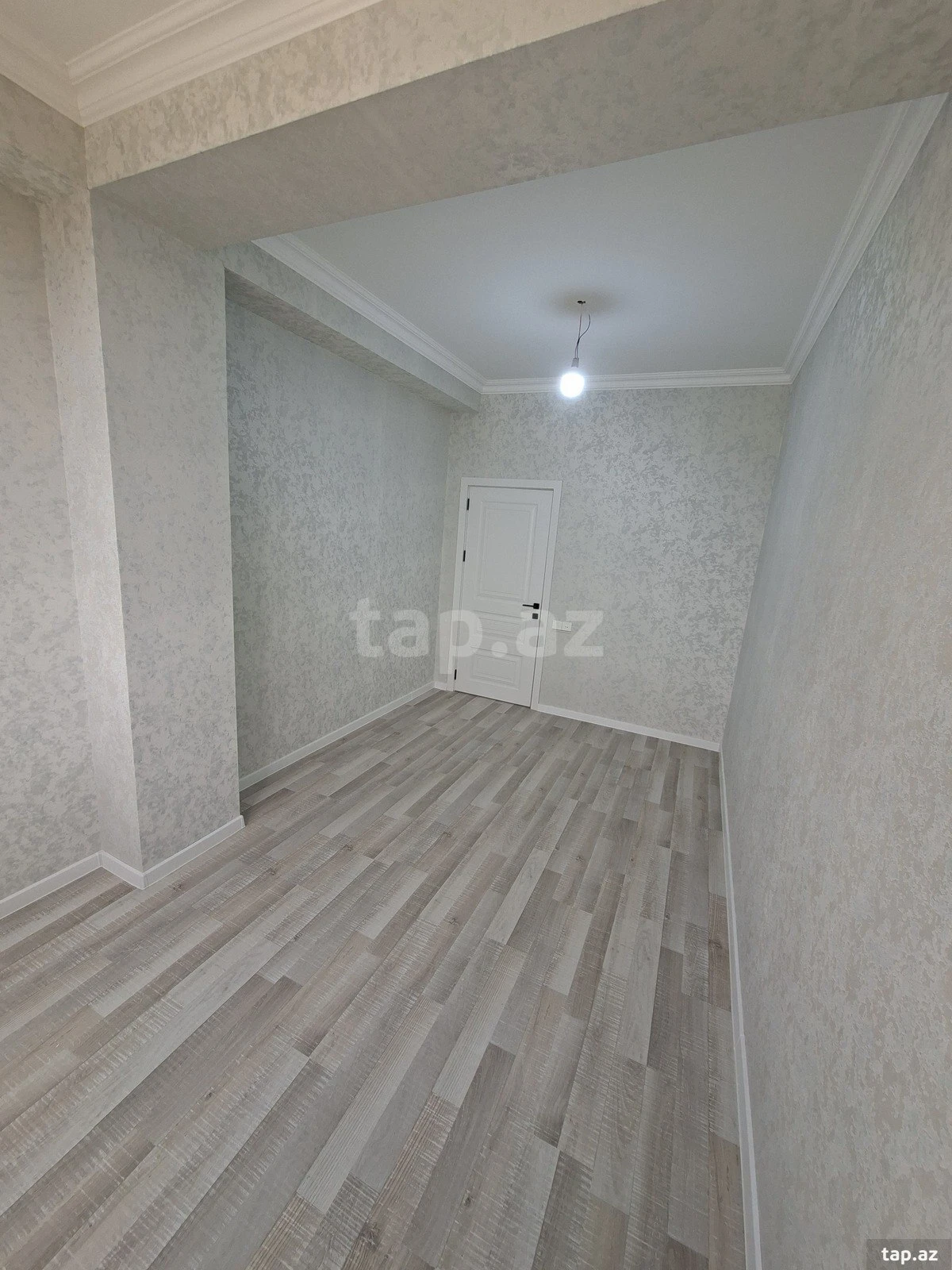 Satılır 3 otaqlı yeni tikili 75 m²
