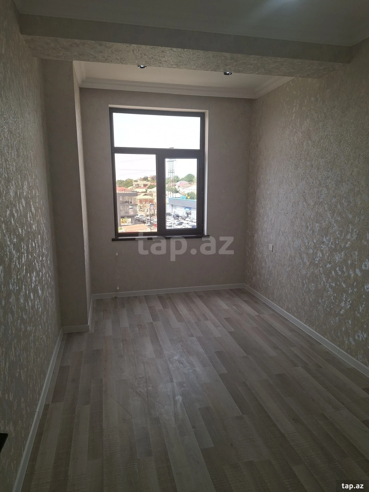 Satılır 3 otaqlı yeni tikili 75 m²