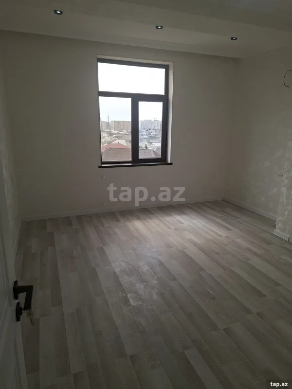 Satılır 3 otaqlı yeni tikili 75 m²