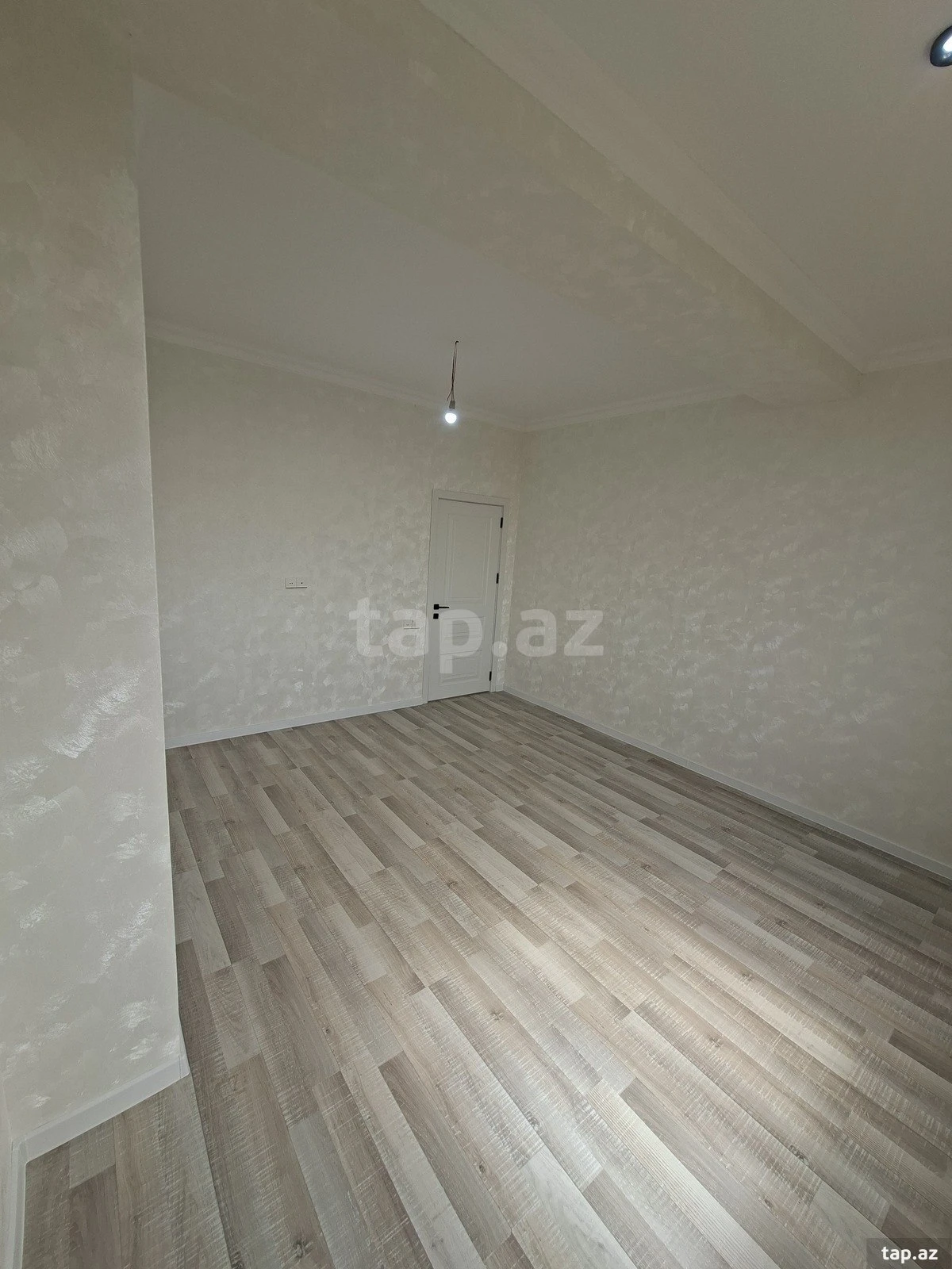 Satılır 3 otaqlı yeni tikili 75 m²