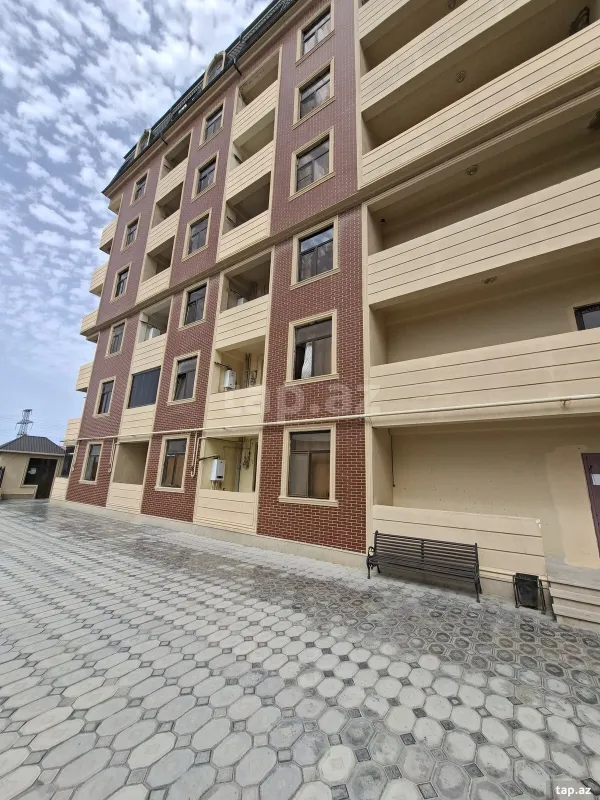 Satılır 3 otaqlı yeni tikili 75 m²