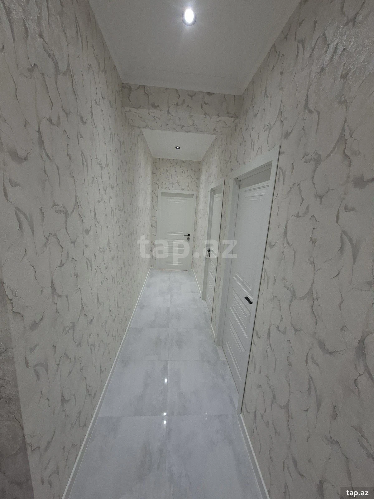 Satılır 3 otaqlı yeni tikili 75 m²