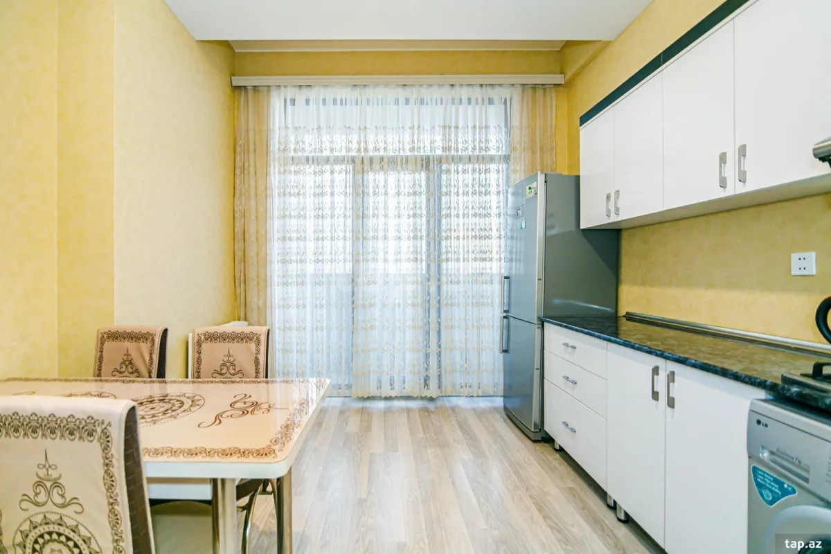 Kirayə verilir 2 otaqlı yeni tikili 80 m²