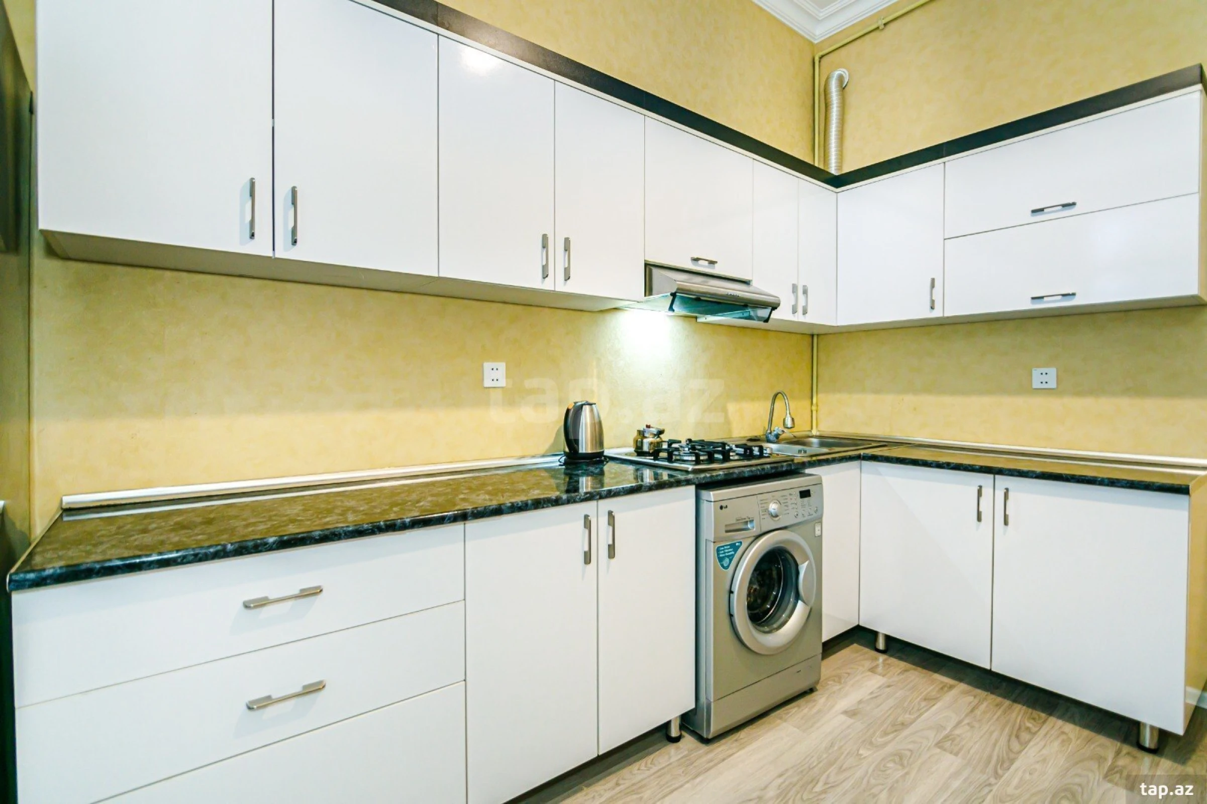 Kirayə verilir 2 otaqlı yeni tikili 80 m²