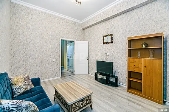 Kirayə verilir 2 otaqlı yeni tikili 80 m²