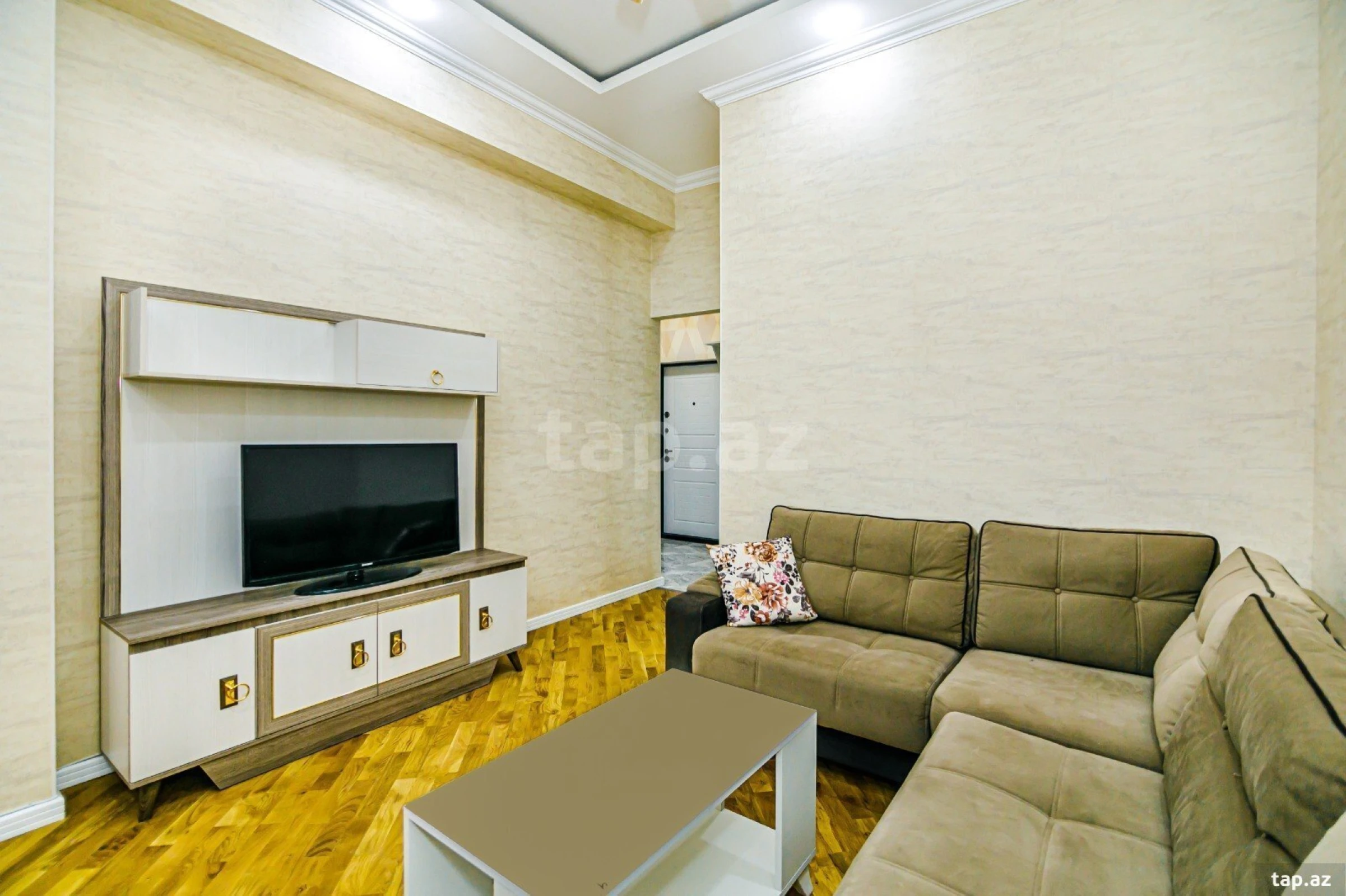 Kirayə verilir 2 otaqlı yeni tikili 60 m²