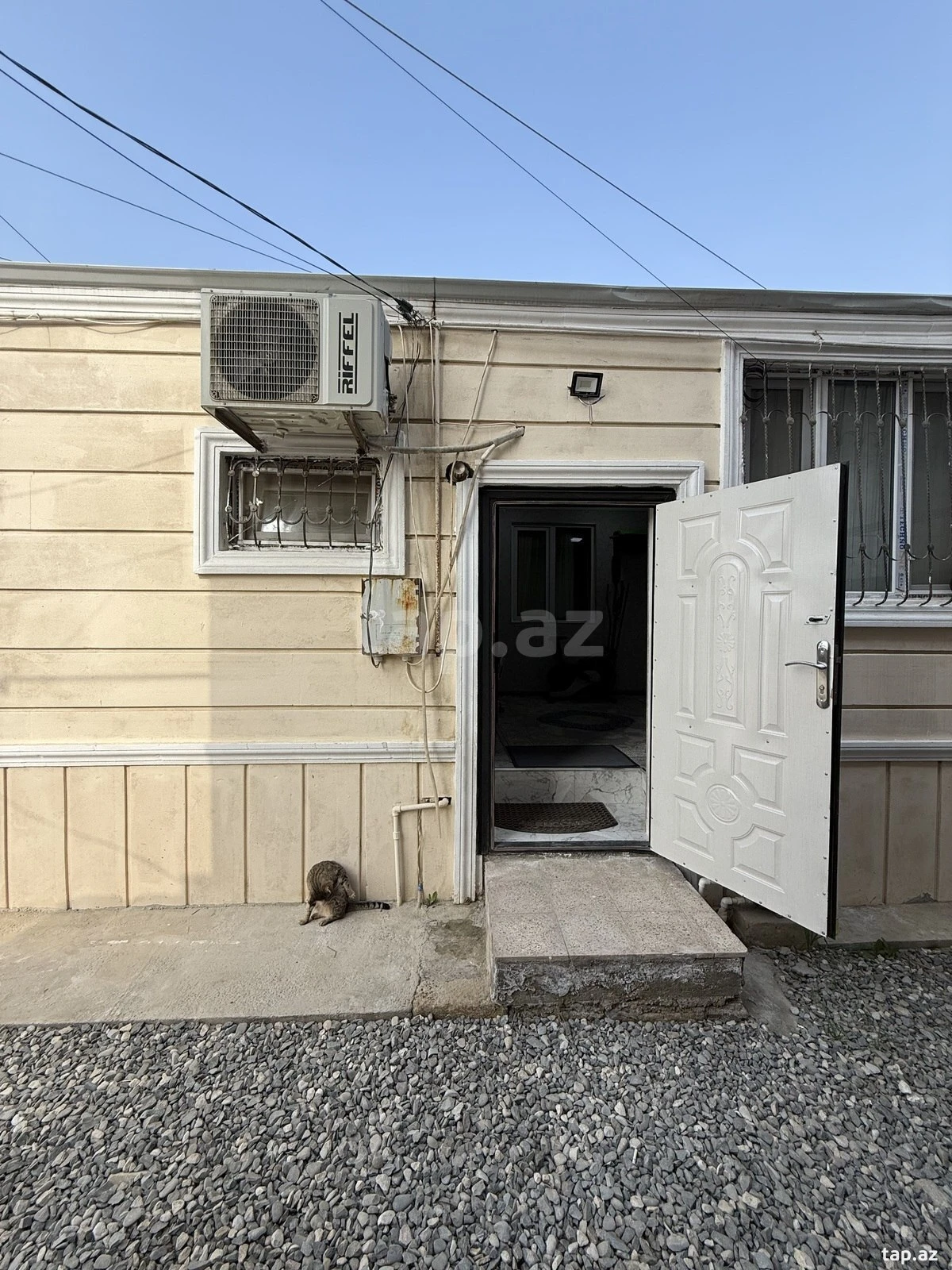 Satılır 4 otaqlı həyət evi