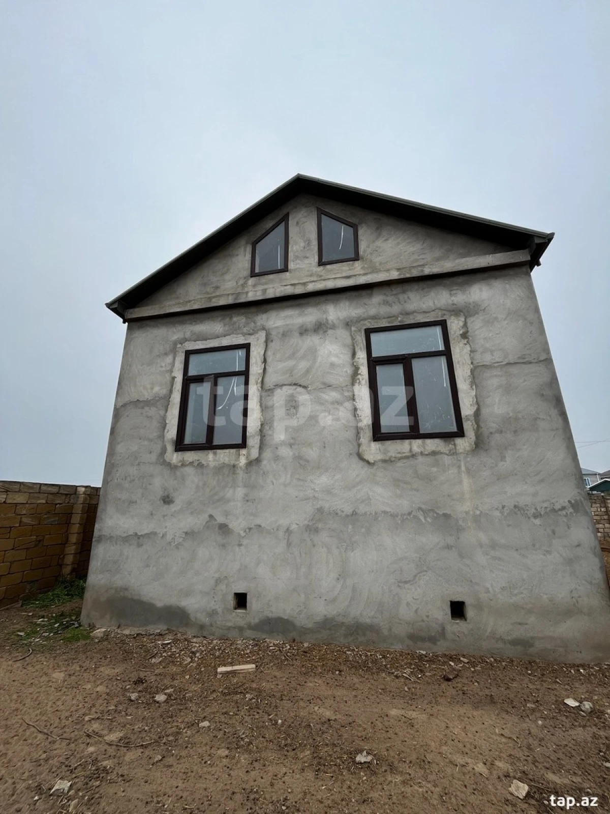 Satılır 3 otaqlı həyət evi