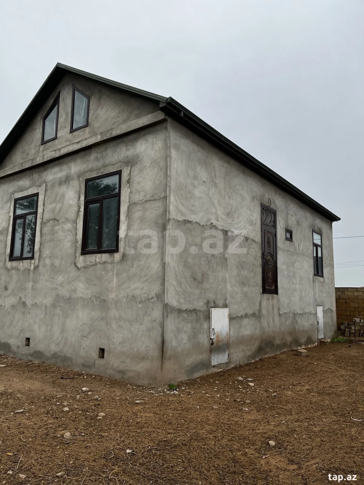 Satılır 3 otaqlı həyət evi