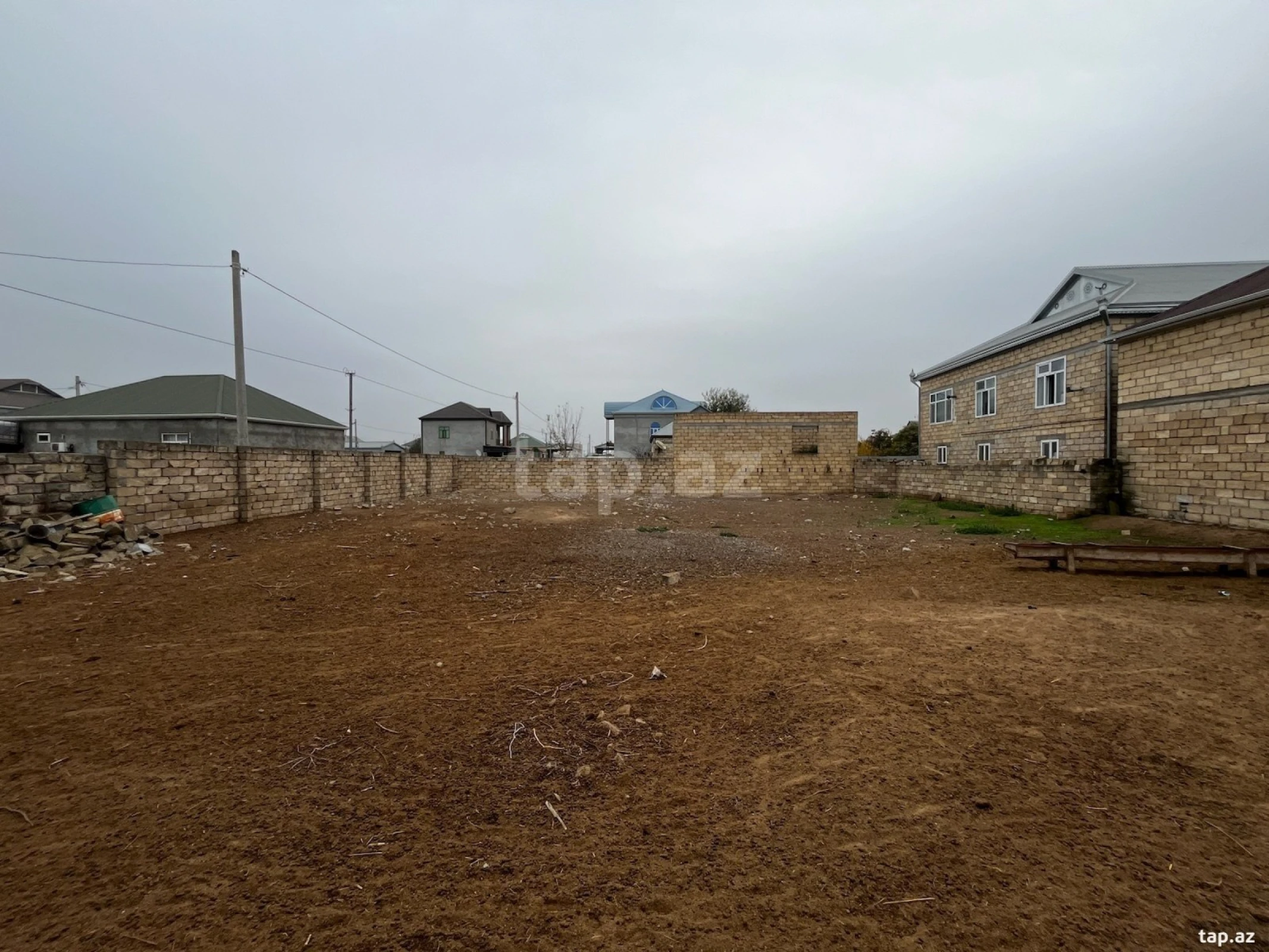 Satılır 3 otaqlı həyət evi