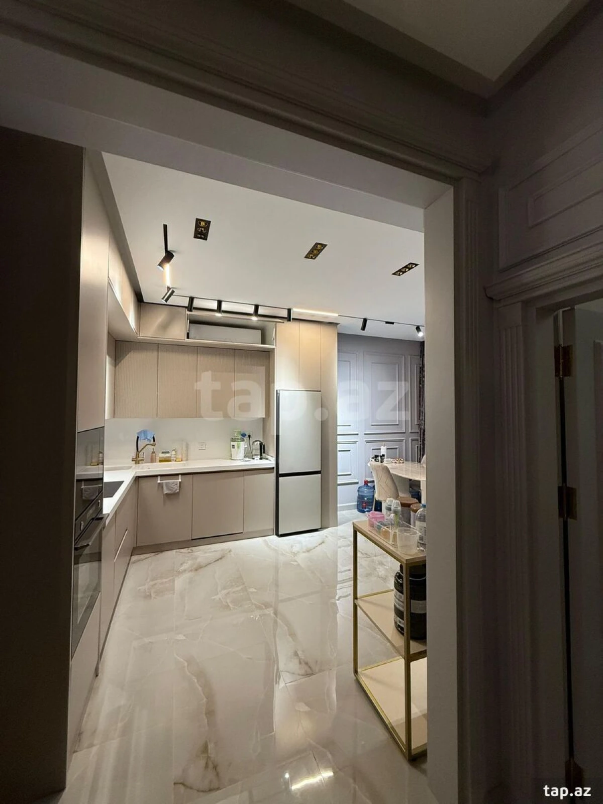 Kirayə verilir 3 otaqlı yeni tikili 110 m²