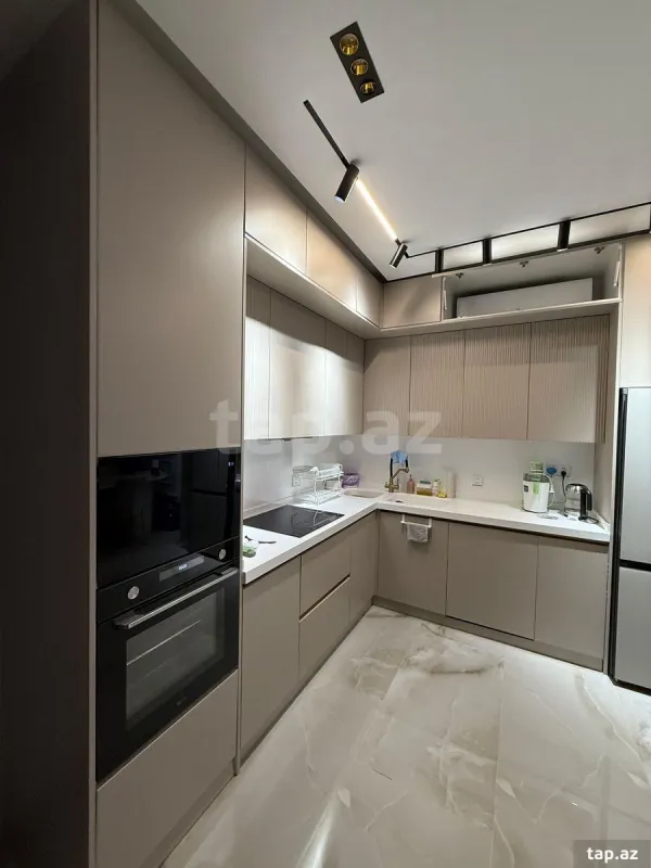 Kirayə verilir 3 otaqlı yeni tikili 110 m²