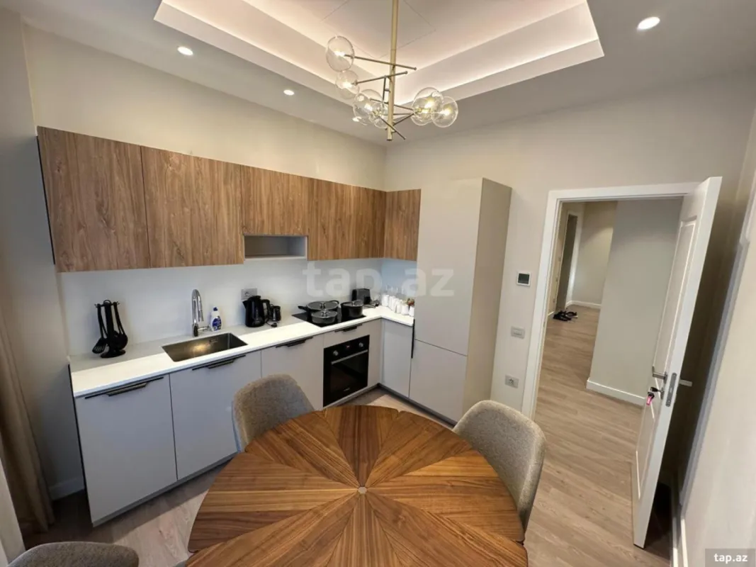 Kirayə verilir 2 otaqlı yeni tikili 106 m²