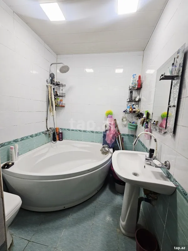 Satılır 2 otaqlı yeni tikili 60 m²