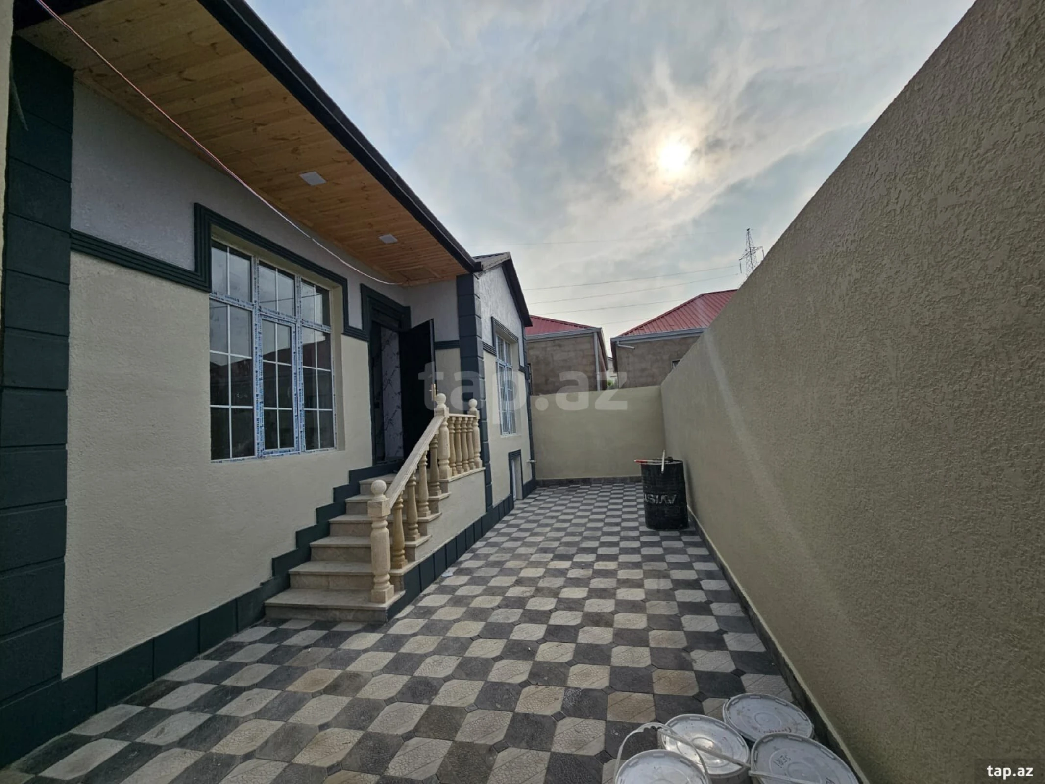 Satılır 3 otaqlı həyət evi