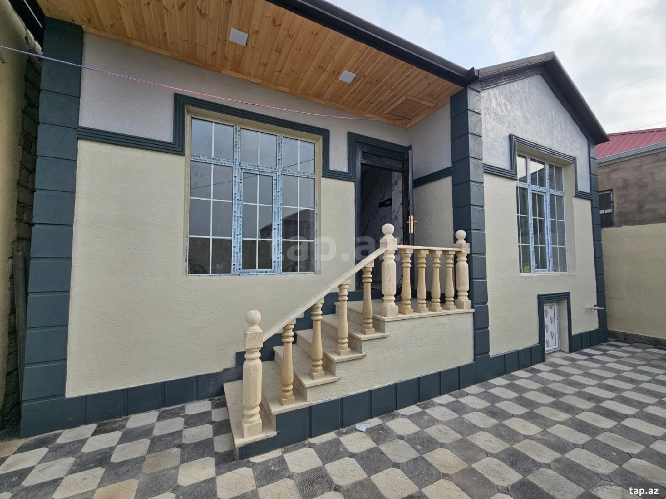 Satılır 3 otaqlı həyət evi