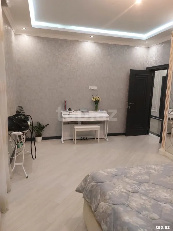 Satılır 4 otaqlı həyət evi