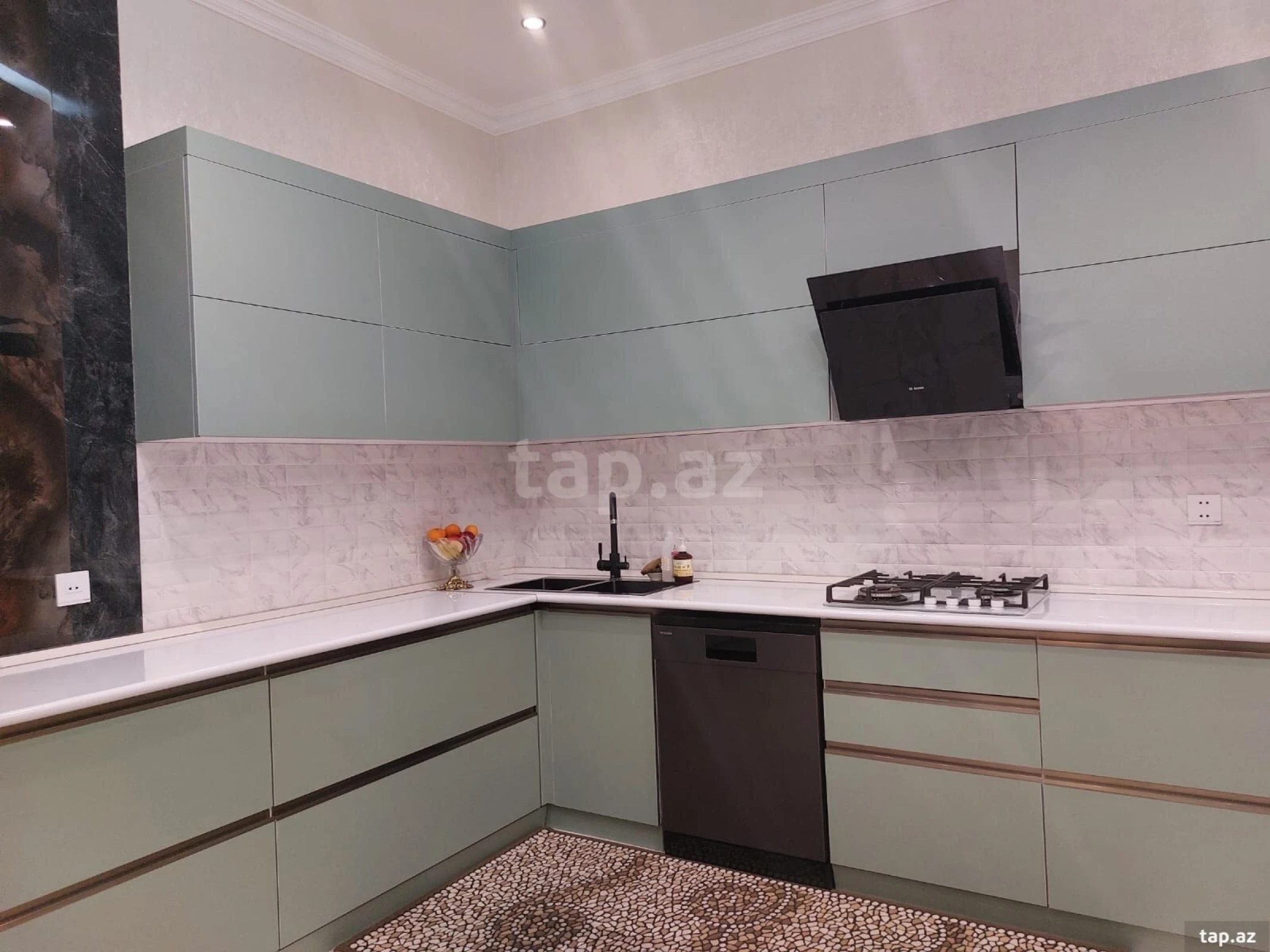 Satılır 4 otaqlı həyət evi