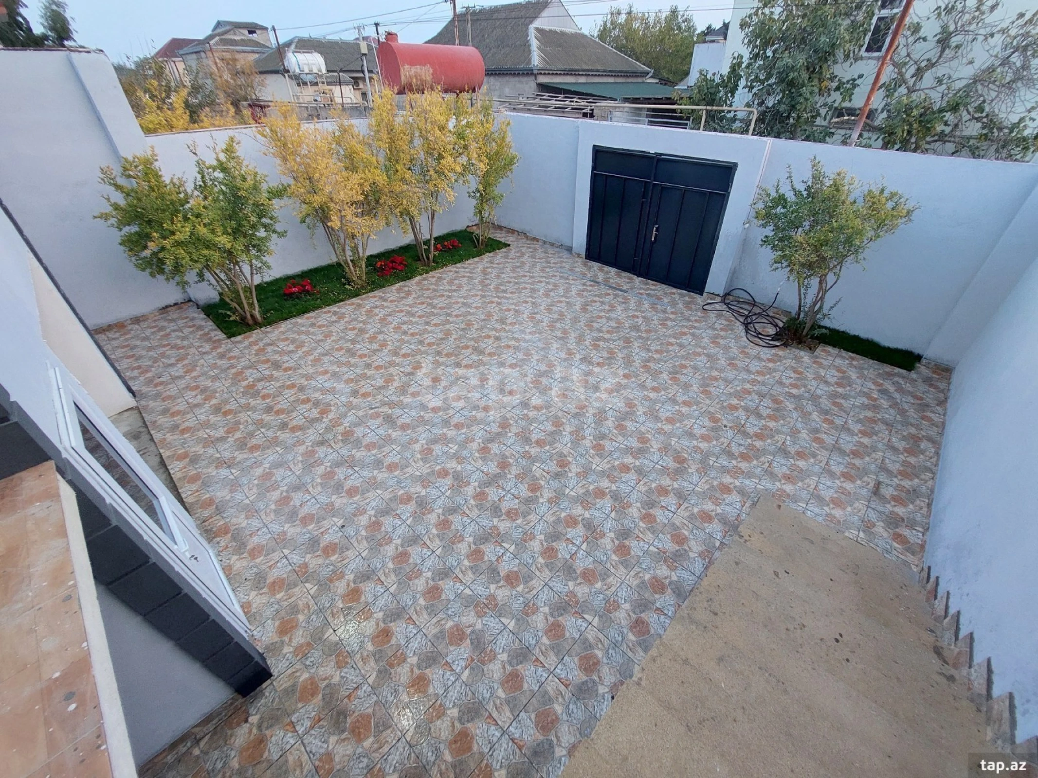 Satılır 4 otaqlı həyət evi