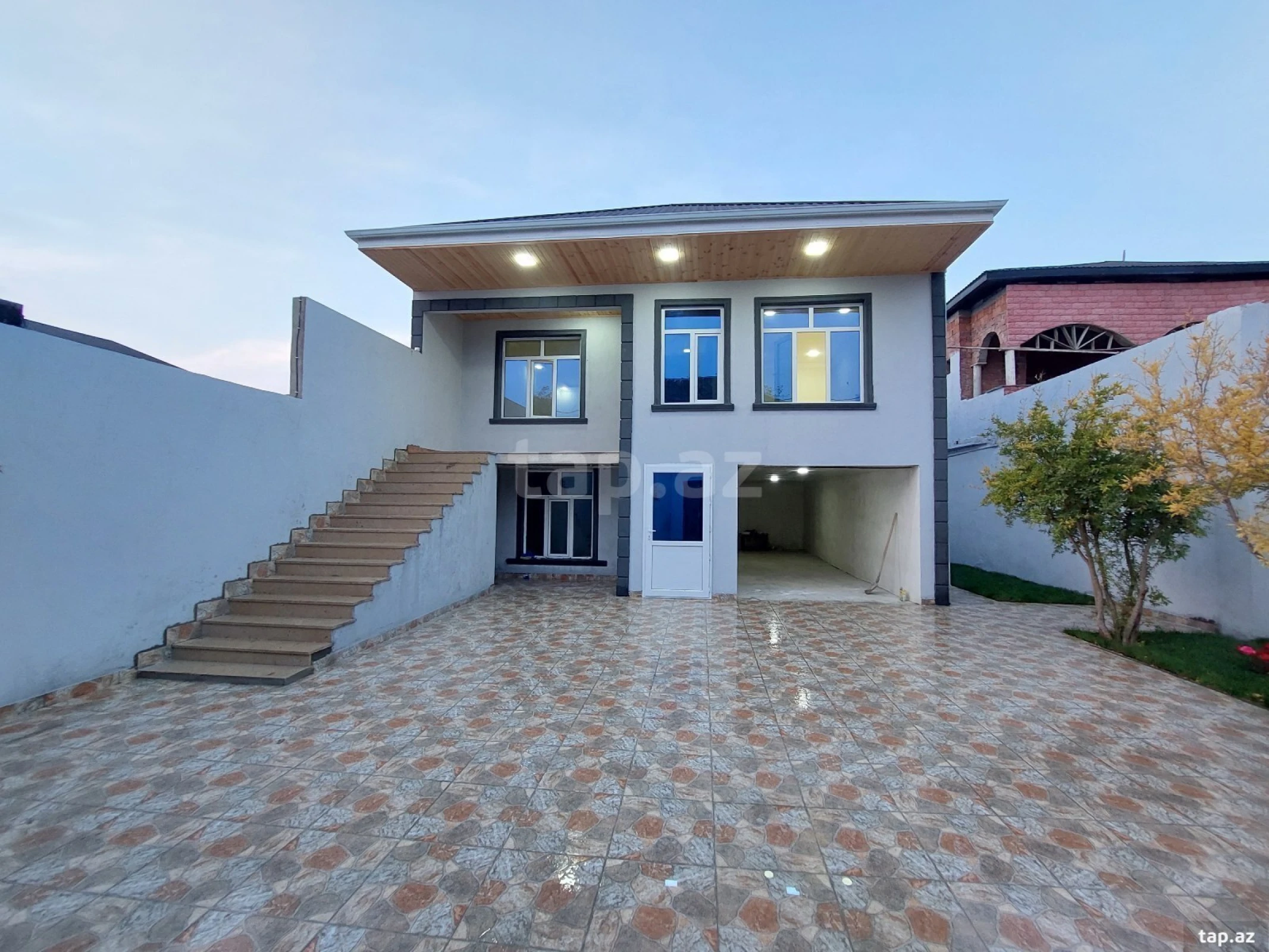 Satılır 4 otaqlı həyət evi