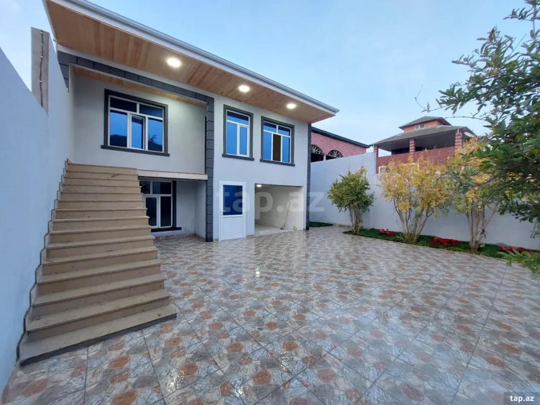 Satılır 4 otaqlı həyət evi
