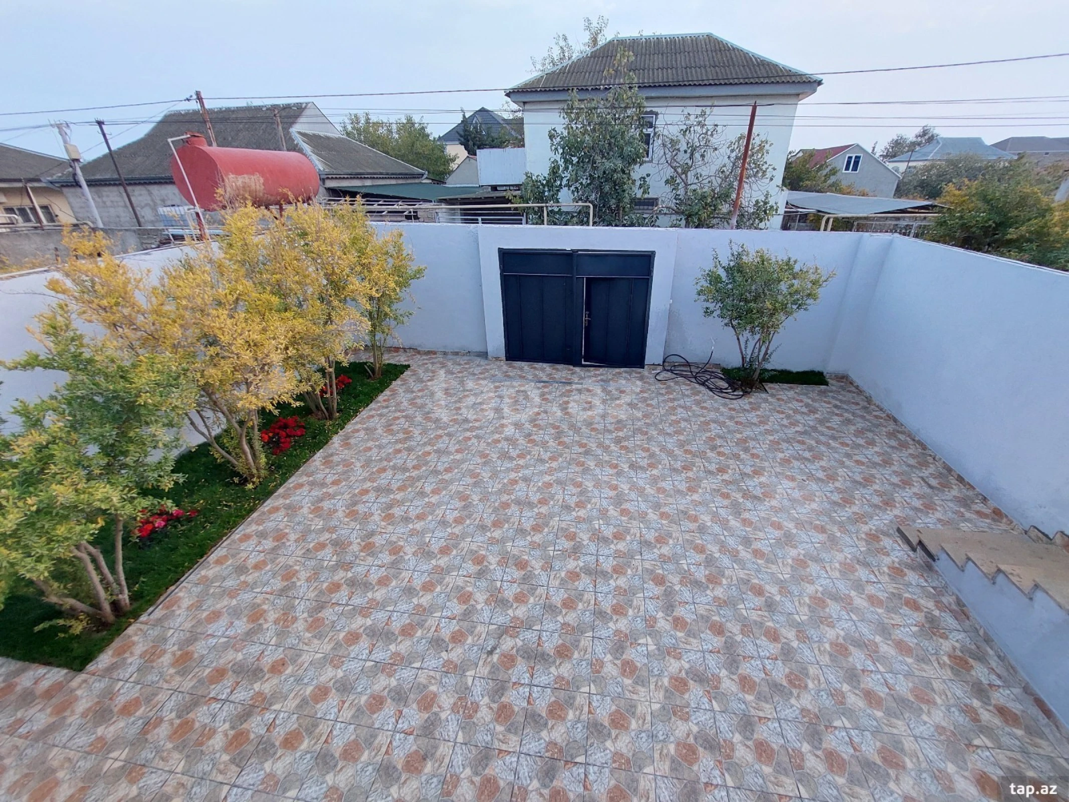 Satılır 4 otaqlı həyət evi