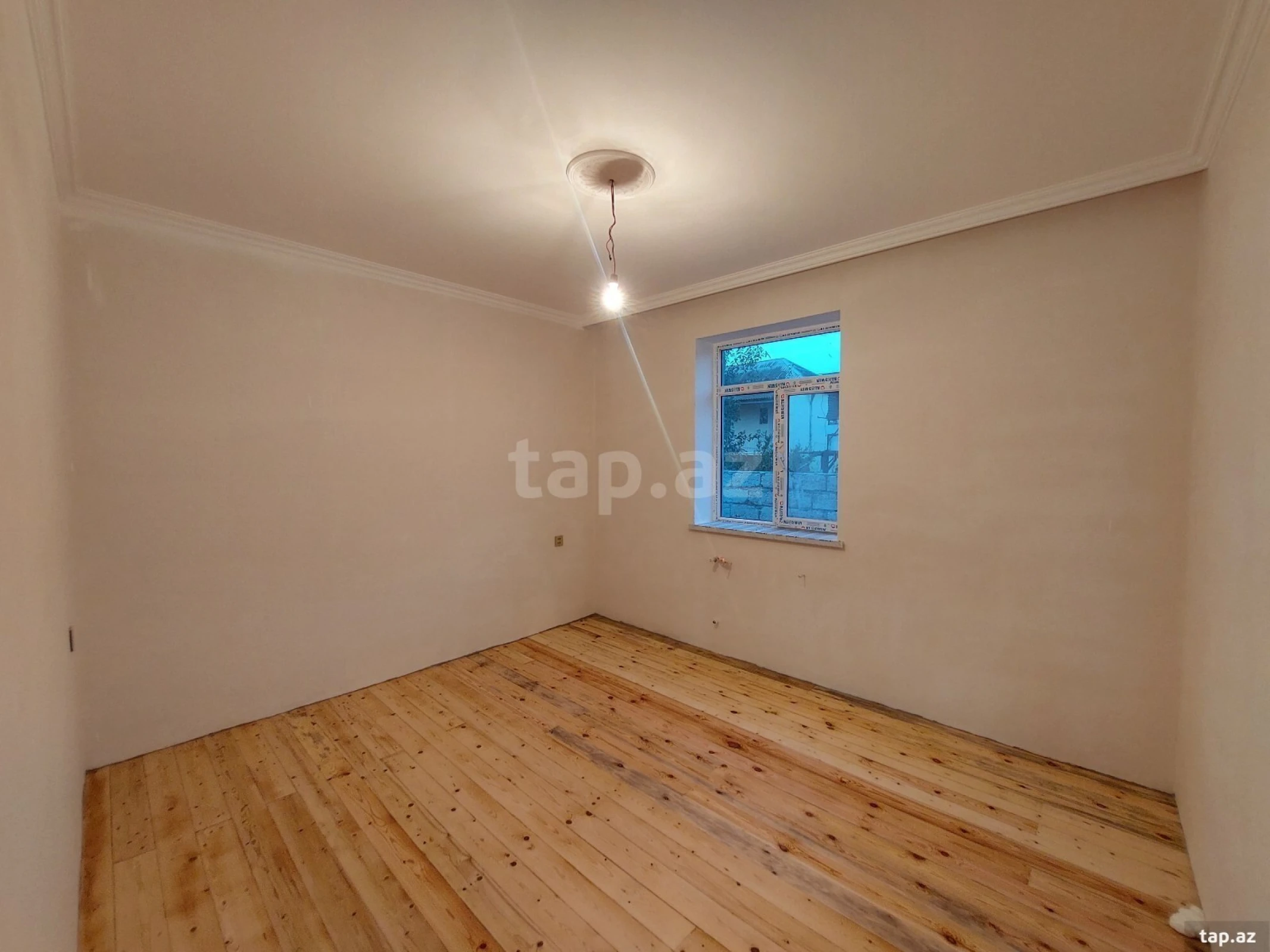 Satılır 4 otaqlı həyət evi 200 m²