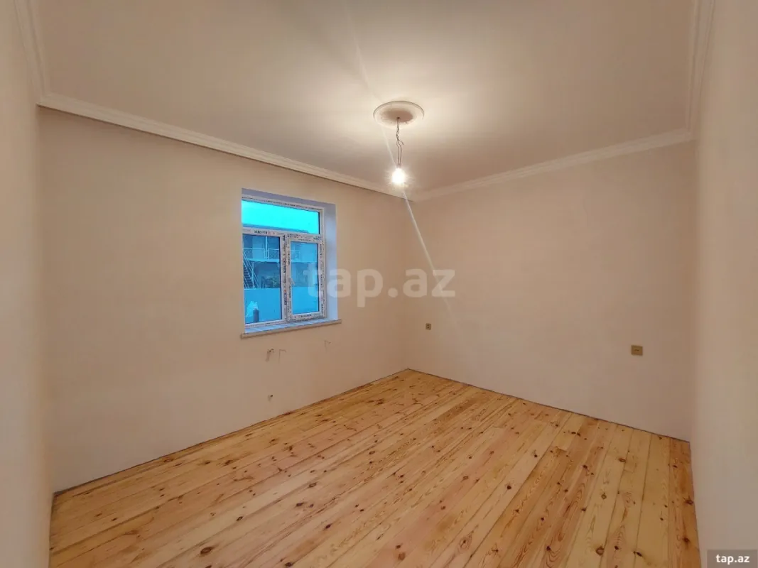Satılır 4 otaqlı həyət evi 200 m²