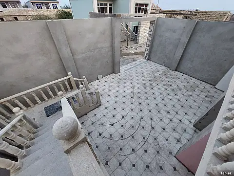 Satılır 4 otaqlı həyət evi 200 m²