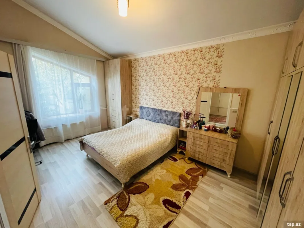 Satılır 7 otaqlı həyət evi