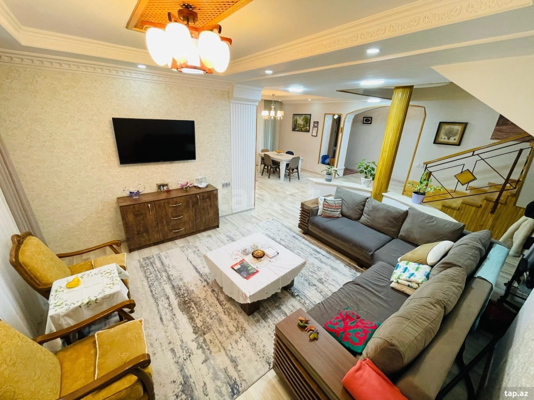 Satılır 7 otaqlı həyət evi