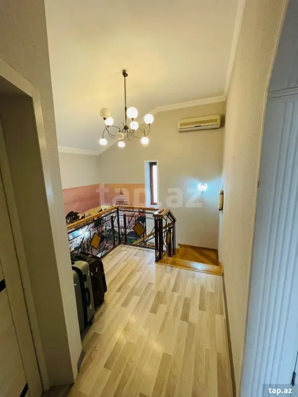 Satılır 7 otaqlı həyət evi